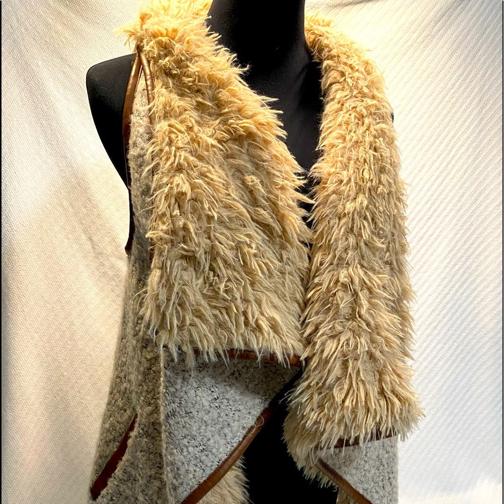 Love tree faux fur Med